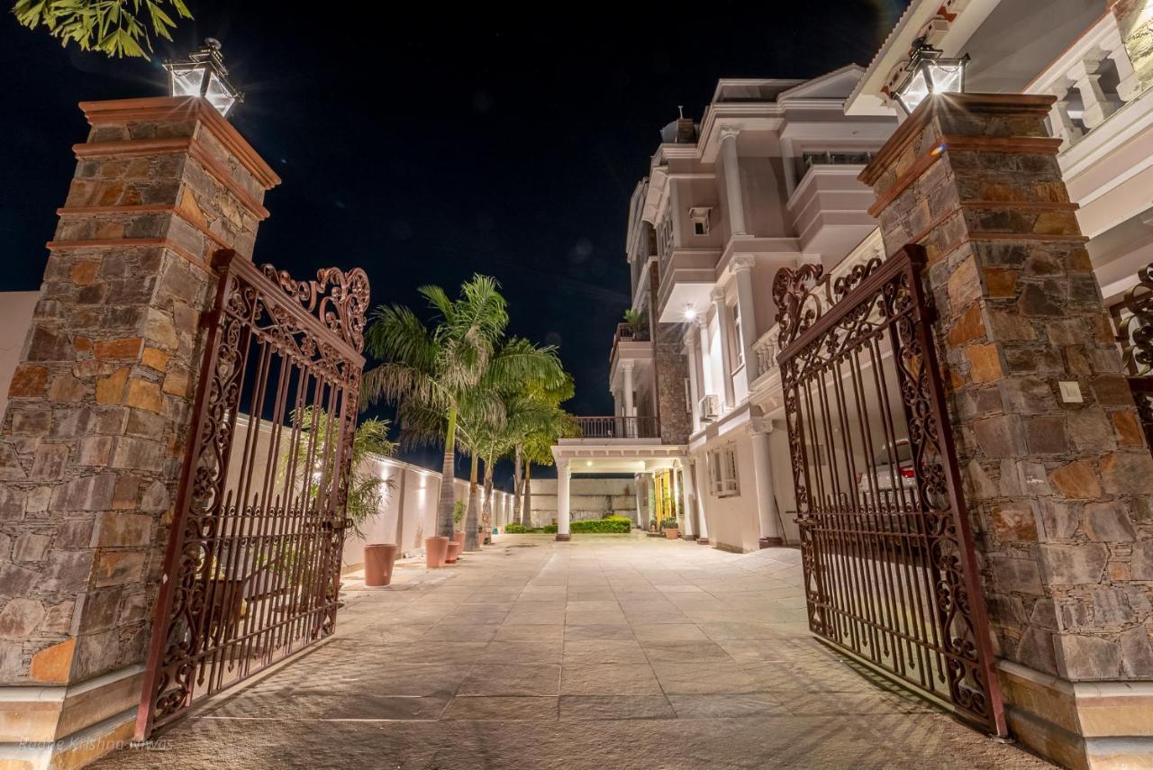 Radhe Krishna Niwas Apartment อุเดเปอร์ ภายนอก รูปภาพ
