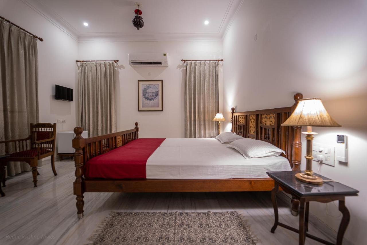 Radhe Krishna Niwas Apartment อุเดเปอร์ ภายนอก รูปภาพ