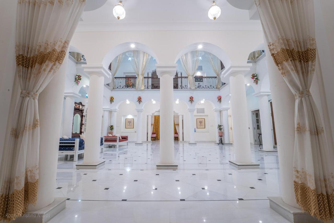 Radhe Krishna Niwas Apartment อุเดเปอร์ ภายนอก รูปภาพ