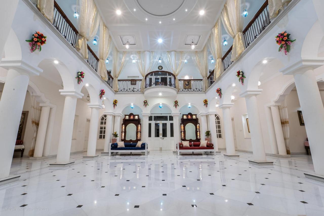 Radhe Krishna Niwas Apartment อุเดเปอร์ ภายนอก รูปภาพ